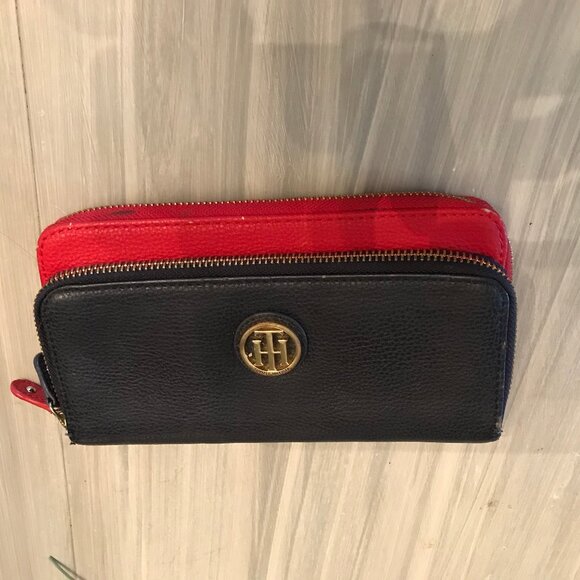 Tommy Hilfiger Ladies Dark Blue And Red Wallet - Picture 1 of 6